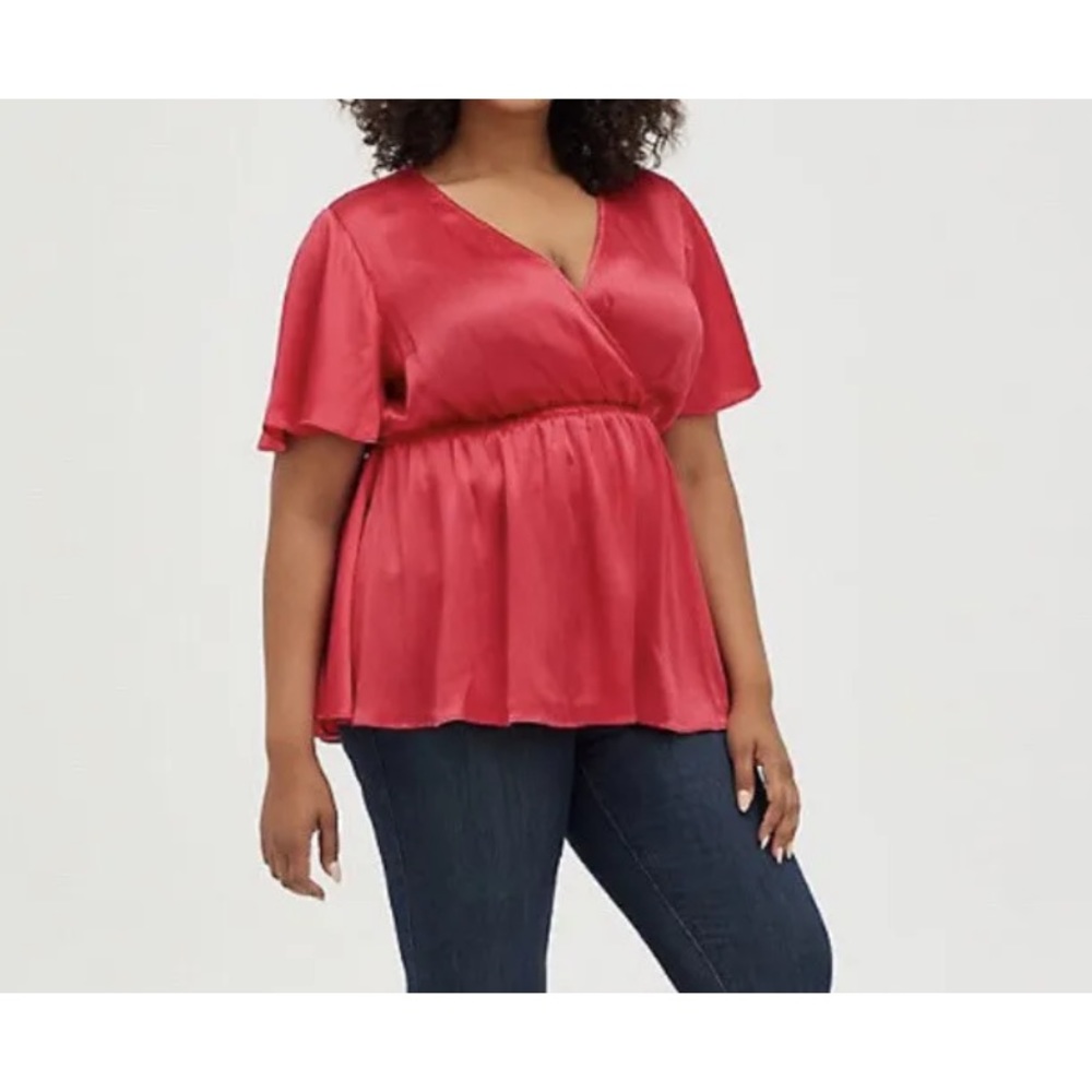 NIB TORRID LILY BABYDOLL TOP - SHINY CRINKLE GAUZE MAGENTA 2 2X